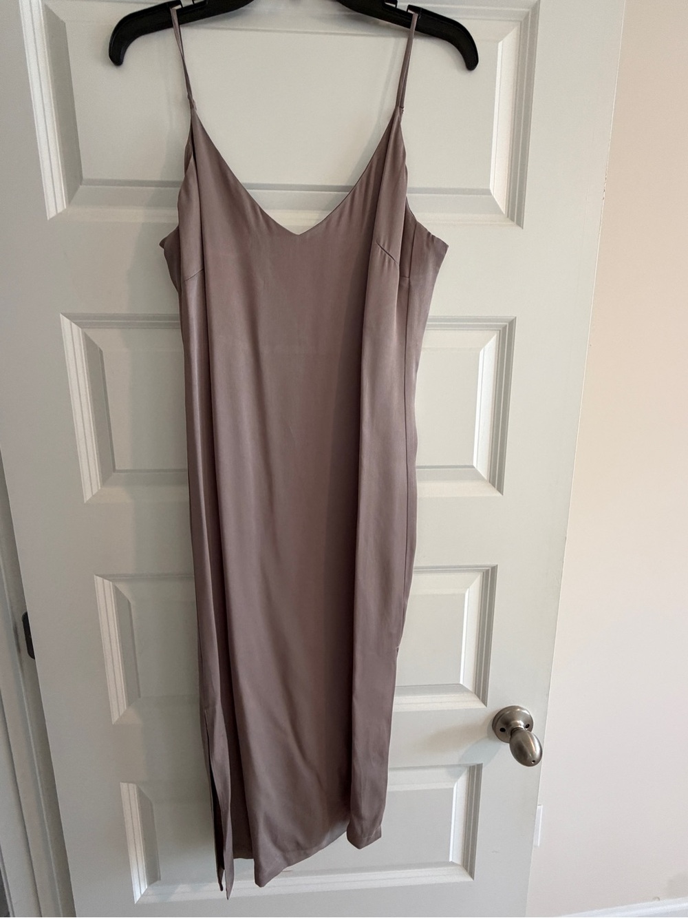 Sleek Mauve Midi Slip Dress with Adjustable Straps
